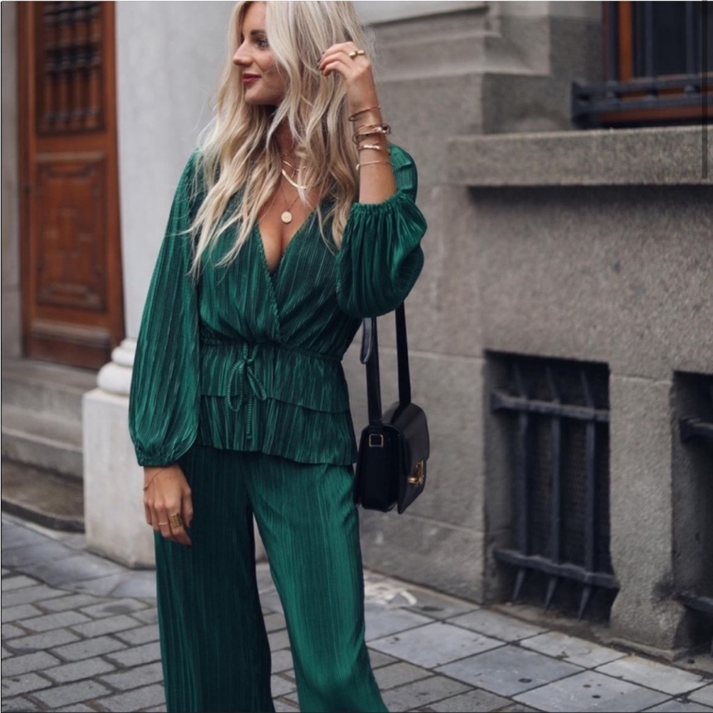 Zara viral pleated set - Picture 3 of 9